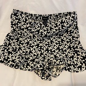 Who What Wear Ruffled Shorts 10